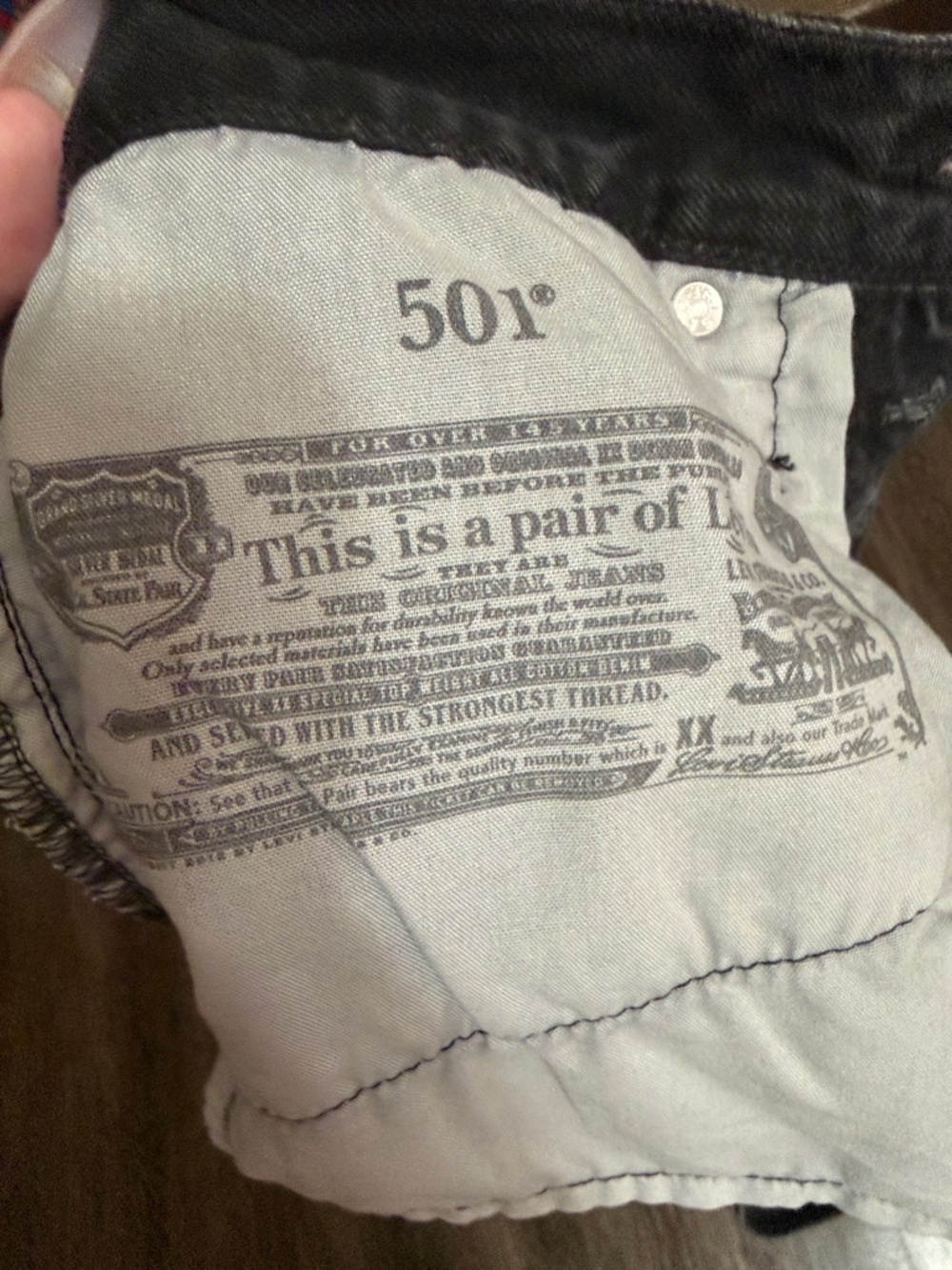 LEVIS BLACK SHORTS - Picture 4 of 6